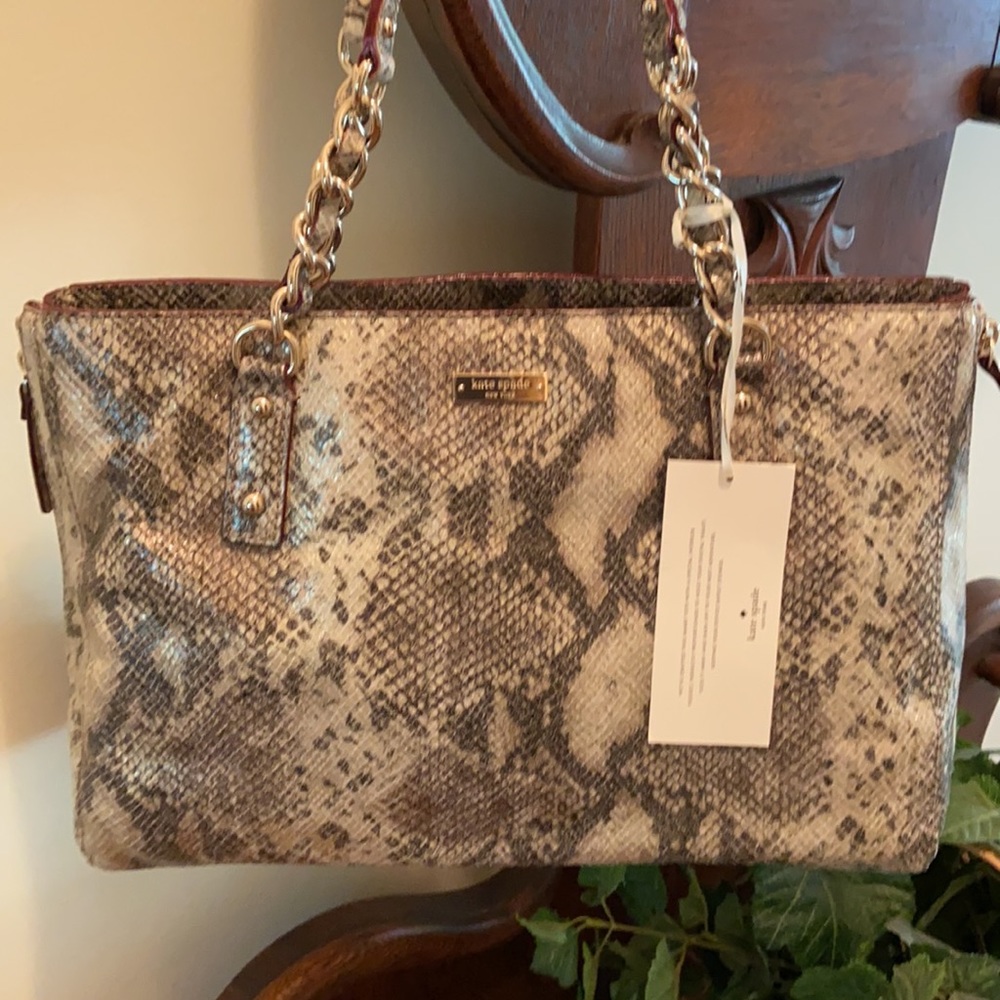Georgous Kate Spade tote - Picture 3 of 11